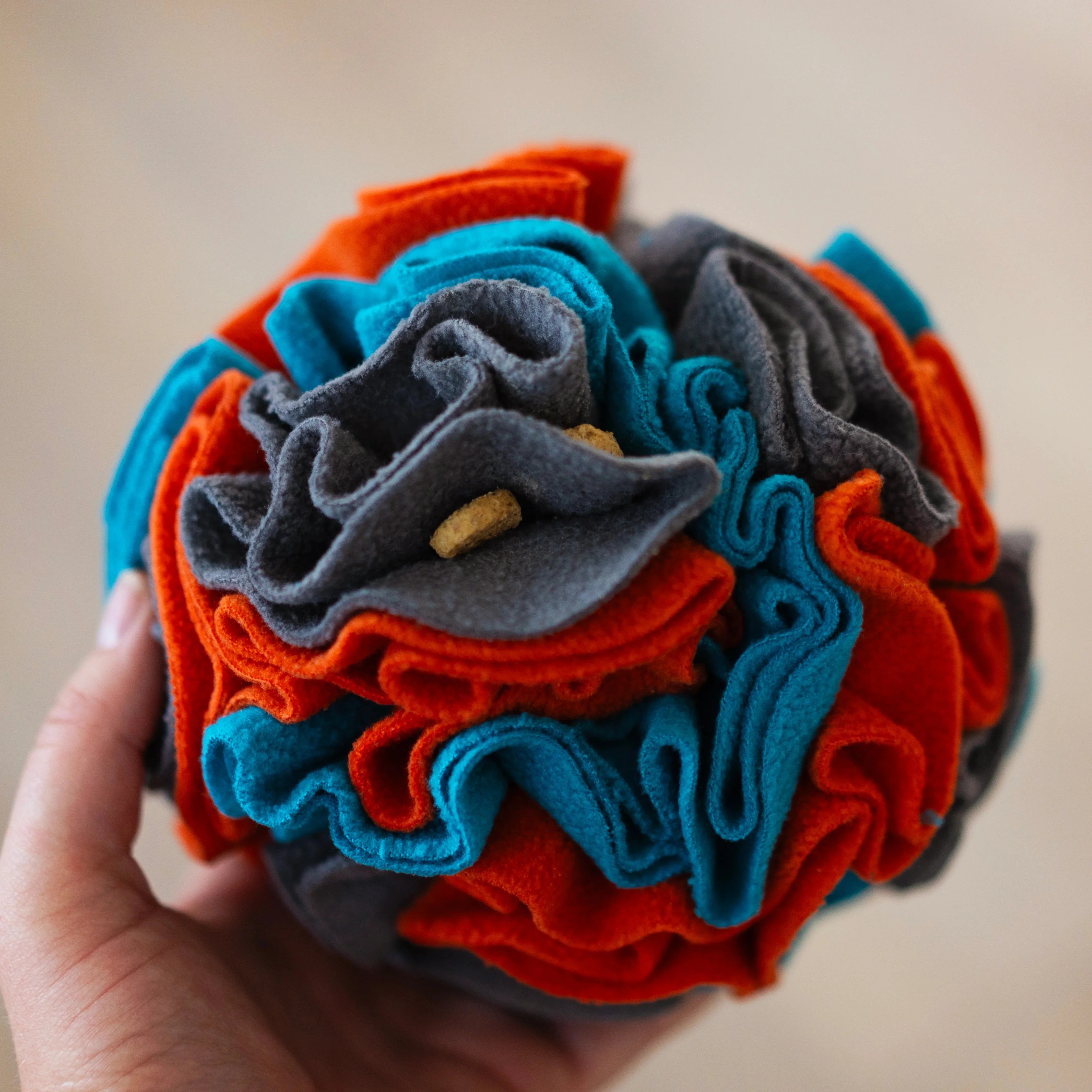 Messy Mutts Forage/Snuffle Ball 6 inch